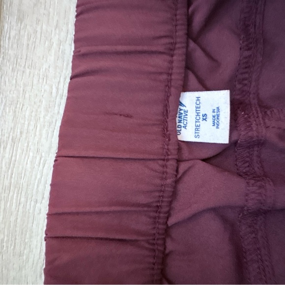 Old Navy Maroon Joggers - Picture 4 of 6
